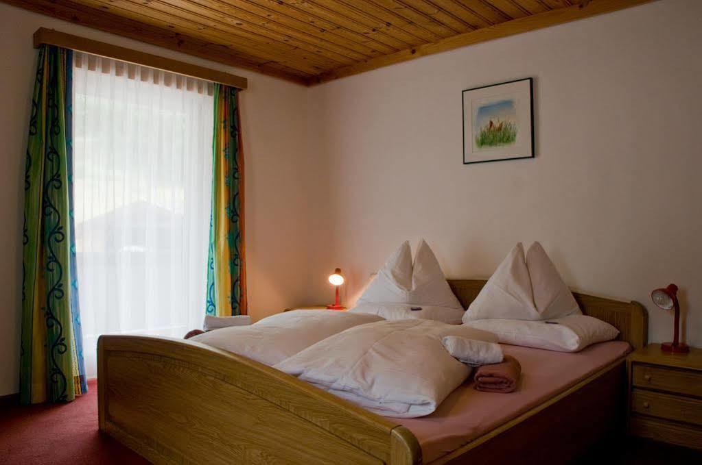 Landhaus Alpenrose - Feriendomizile Pichler Heiligenblut Zewnętrze zdjęcie